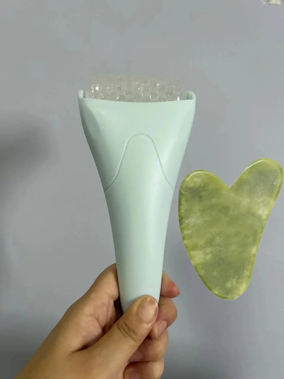 Ice Roller Massager Facial Ice Head Roller Massage Light Blue And Scrapping Plate